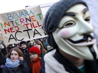 Anonymous атаковали сайты Швеции за операцию против "пиратов"