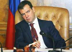 Медведев посоветовал белорусскому  «политикану» быть осмотрительнее