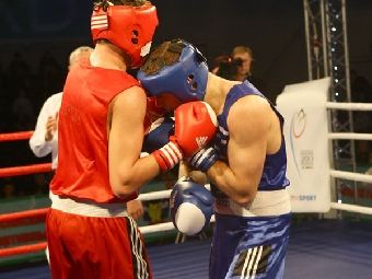 Два белорусских боксера продолжают борьбу за медали и олимпийские лицензии на чемпионате мира в Баку