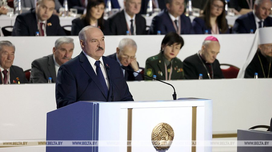 «Расслабьтесь». Лукашенко заявил, что не стоит ждать от ВНС решения глобальных проблем