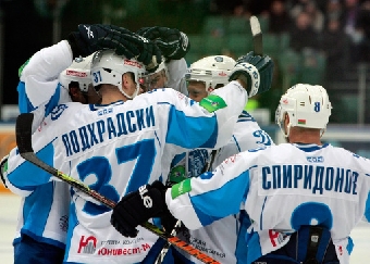 Хоккеисты минского "Динамо" проиграли дома в овертайме "Сибири" в чемпионате КХЛ
