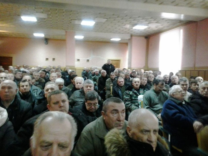Военные пенсионеры Борисова: Мы устроим свой Майдан