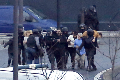 Во Франции бывшие заложники исламиста Кулибали подали в суд на СМИ