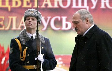 Лукашенко всюду указали на дверь