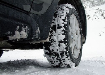 ГАИ призывает водителей заранее "переобуваться" на зиму