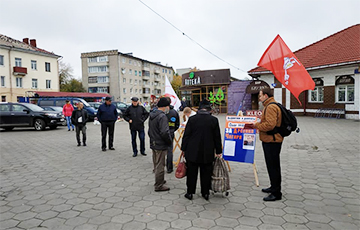 Фотофакт: Пикеты «Европейской Беларуси» в самом разгаре