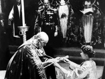 В Великобритании найден утерянный трехмерный фильм о коронации Елизаветы II
