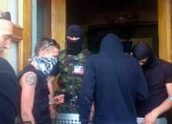 Сепаратисты освободили пятерых заложников в Донецке