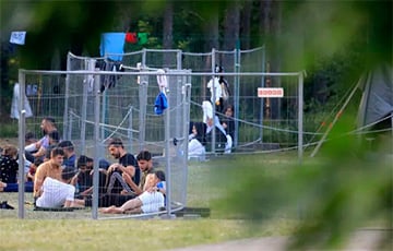 Восемь нелегальных мигрантов улетели из Литвы домой