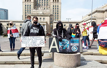 Белорусы Варшавы вышли на еженедельную акцию солидарности