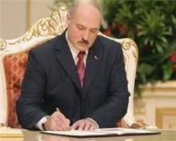 Лукашенко уволил и назначил судей