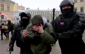 Протесты в России: «мерцающая» стратегия не дает протестам остыть