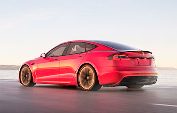 Американский блогер бесплатно раздаст 26 электромобилей Tesla