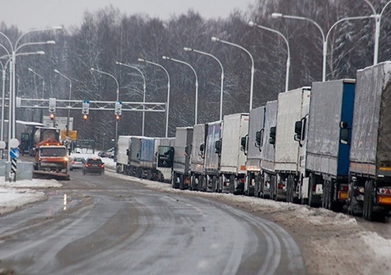 Более 200 фур и 300 легковых авто ожидают выезда из Беларуси