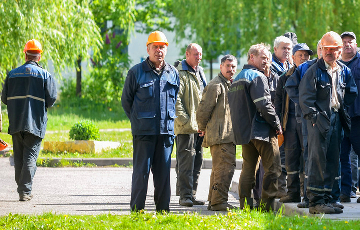 Число работающих белорусов сокращается «невиданными темпами»