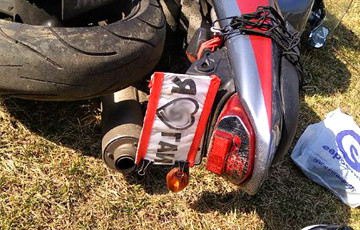 В Минске мотоцикл с номером «Я люблю ГАИ» врезался в патрульный автомобиль