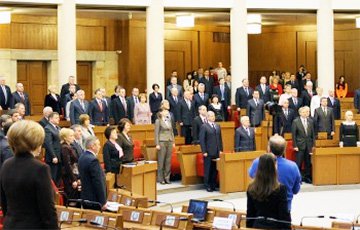 «Депутаты» и министры готовят бюджет на 2016 год втайне от общества