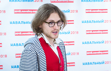 На выходе из московской мэрии задержали лидера российских либертарианцев