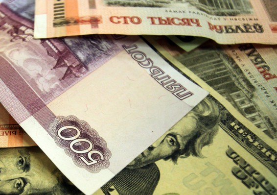 Белорусский рубль опять потерял вес в корзине
