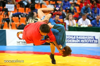 Белорусские самбисты завоевали 10 медалей и заняли 2-е место в командном зачете на чемпионате мира в Вильнюсе