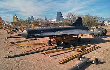 Фотофакт: Восстановлен найденный в пустыне сверхсекретный самолет-разведчик США