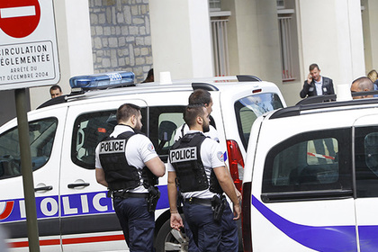 В Париже переодетые полицейскими воры украли у старушки золото на 800 тысяч евро