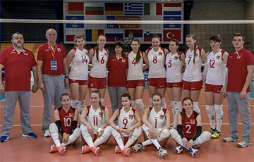 Белорусские волейболистки (U-18) вышли в полуфинал ЧЕ с первого места