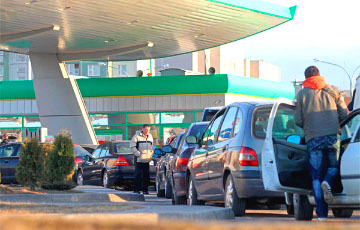 Цены на бензин поднимают в 15 раз за год
