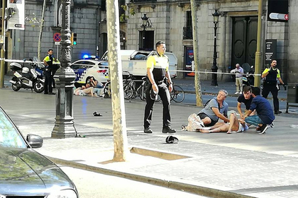 Двое вооруженных людей ворвались в бар в Барселоне