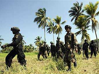 Армия Шри-Ланки возобновила огонь по повстанцам