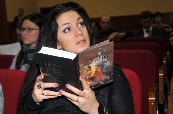 Первая выставка детской книги "Книжки в штанишках" дарит знакомство с писателями и книжными новинками