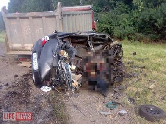 Один человек погиб и трое ранены при столкновении грузовика с легковушкой в Витебской области
