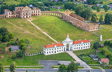 Американский журналист назвал Ружанский дворец «белорусским Версалем»