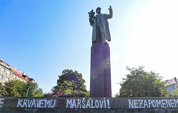 Прага вызвала посла РФ из-за претензий по памятнику Коневу