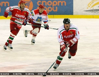 Команда Беларуси сыграла вничью с дружиной Австрии на старте Рождественского хоккейного турнира на приз Президента (ВИДЕО)