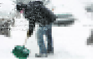 На уборку снега хотят мобилизовать еще больше минчан