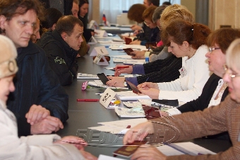 Избирательный участок по выборам депутатов в казахстанский парламент открылся в Минске в посольстве Казахстана