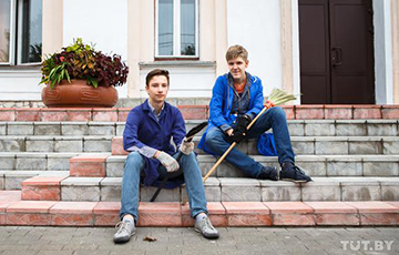В Беларуси пересмотрели список работ, которые могут выполнять подростки до 16 лет