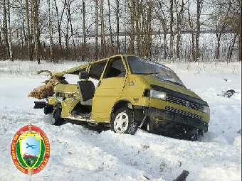 Микроавтобус с украинцами попал в смертельную аварию в Толочинском районе