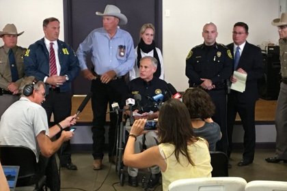 Местный житель открыл ответный огонь по техасскому стрелку