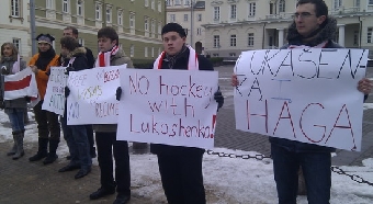 В Вильнюсе прошла акция солидарности с Беларусью (Фото)