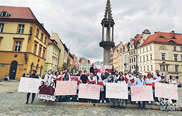 Белорусы Вроцлава вышли на яркую акцию солидарности
