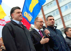 Лидеры оппозиции подписали соглашение с Януковичем