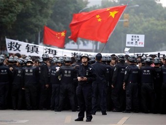 Жители китайского Фуаня устроили беспорядки