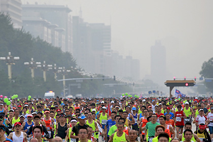 На марафоне в Пекине семь человек получили инфаркт