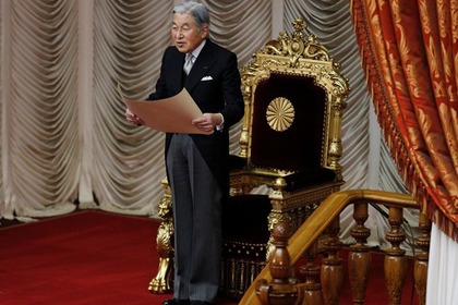 Император Японии ушел на больничный