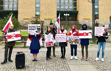 Белорусы Стокгольма провели креативную акцию солидарности