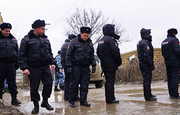 «Зачистки» в Крыму: местные жители дали отпор российским силовикам