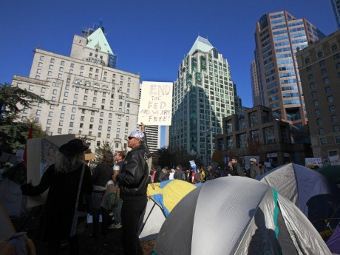 В палаточном лагере движения "Захвати Ванкувер" умерла девушка
