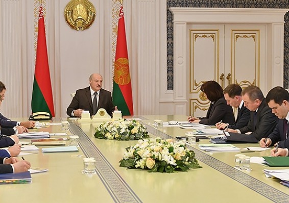 Лукашенко: Год предстоит нелегкий